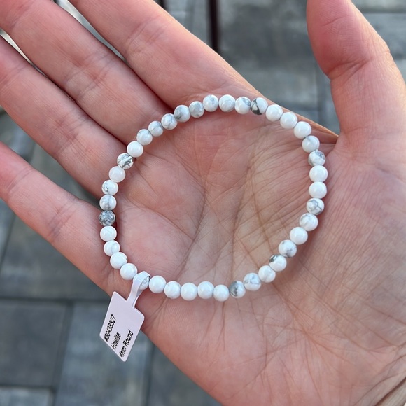Jewelry - Howlite Beaded 4mm Bracelet